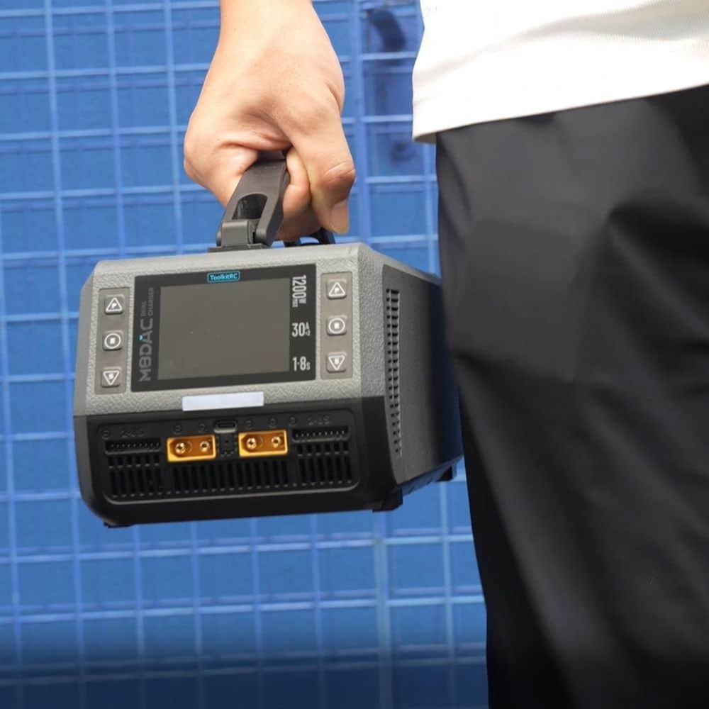 TOOLKITRC Charger ToolkitRC M8DAC 1200W 50A Dual Output Charger